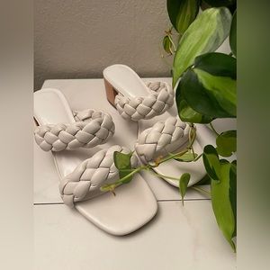 Women’s Size 10 Square Open Toe Woven Chucky Strappy Slip On White Mules